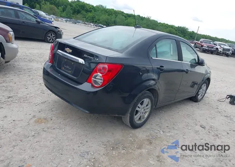 2015 Chevrolet Sonic Lt Auto z USA, uszkodzony, nr VIN 1G1JC5SH5F4146691